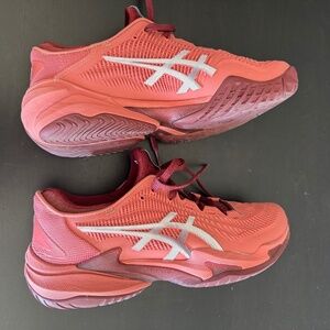 Women's Court FF size 8 tennis/pickleball shoes worn once!